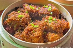 The recipe for steamed pork ribs with flour