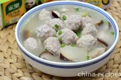 The recipe for cooking winter melon with mushroom balls