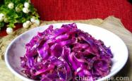 The method of stir frying purple cabbage