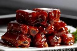 The recipe for Cantonese sweet and sour pork ribs