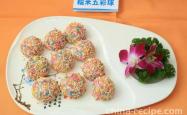 The method of making colorful glutinous rice balls