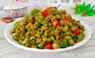 The method of stir frying and soaking cowpeas with water spinach stems