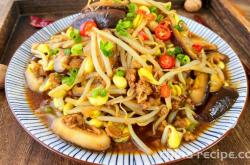 The method of stir frying shiitake mushrooms with bean sprouts