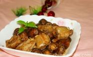 The method of braising pork ribs with mushrooms