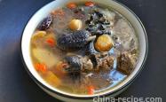 The recipe for black chicken soup