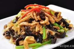 The method of stir frying shredded pork with black fungus