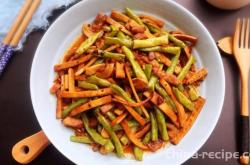 The method of stir frying shredded pork with dried cowpea