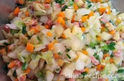 The method of stir frying three diced cabbage