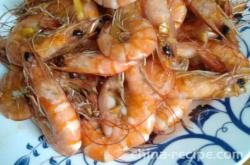 The method of stir frying shrimp with base