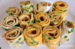 Preparation of leek egg roll