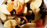 The method of stir frying Chinese yam with black fungus