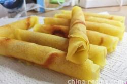 Preparation of crispy Chicken rolls in pan