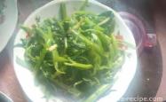 The method of stir frying water spinach