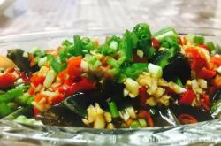 Exclusive cold mixed Century egg