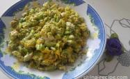 The method of stir frying celery eggs