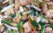 How to stir fry pickled Chinese cabbage with fat sausage