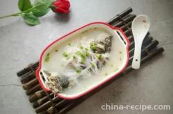 The recipe for crucian carp and radish soup