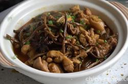 The recipe for stewing chicken with tea tree mushrooms