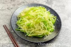 The recipe for green pepper and shredded potatoes