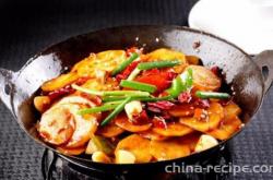 The recipe for spicy dry pot potato slices