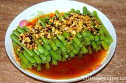 The method of cold mixing cowpeas with Sichuan pepper oil