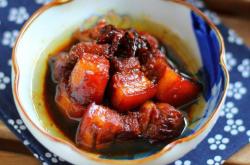 The practice of secret Braised pork belly in Shanghai