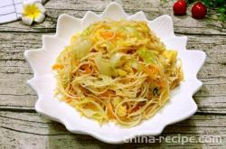 The recipe for stir fried noodles with cabbage and carrots