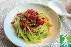 The recipe for scallion oil and shredded lettuce