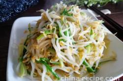 The method of making sea rice and mung bean sprouts