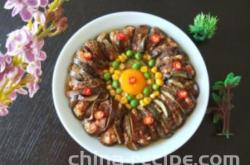 The method of steaming eggplant with minced meat in Xinwen cuisine