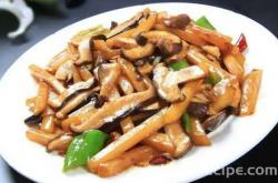 The recipe for stir frying shiitake mushrooms with potato chips