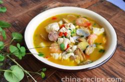 The recipe for seafood and tofu soup