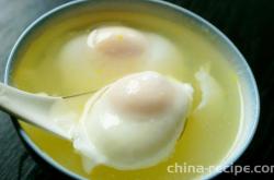 The recipe for boiled eggs in water