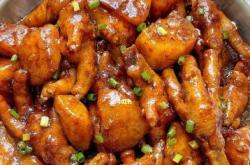 The recipe for Korean style spicy fried potato and chicken feet