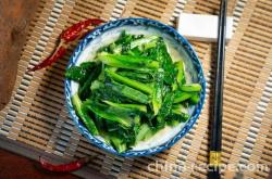 The recipe for vegetarian braised oil and wheat vegetables