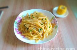 The recipe for shredded scallions and potatoes