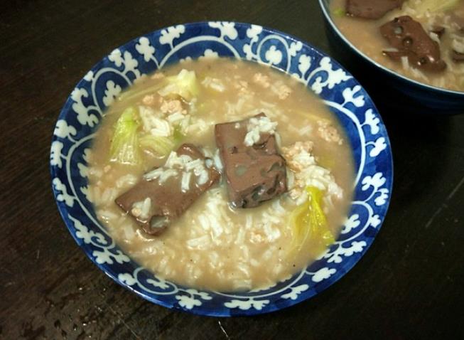 Cantonese style pig red lettuce Congee