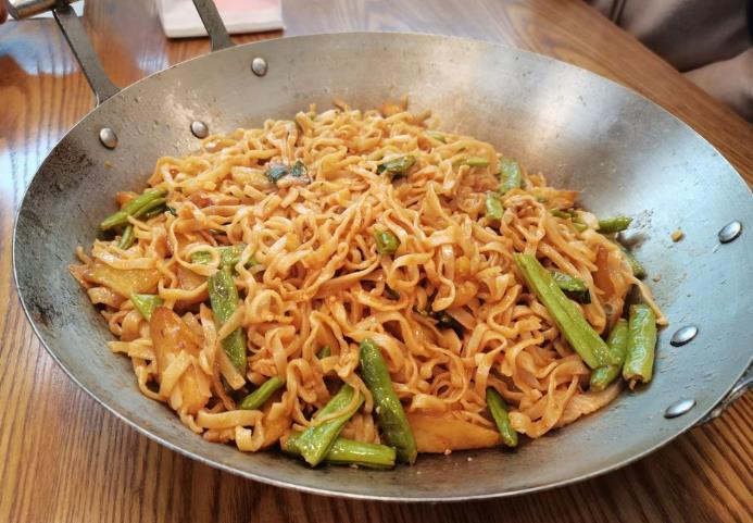 The method of Shanxi bean stewed noodles