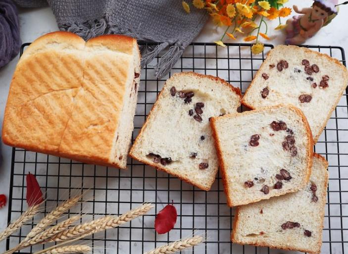 The recipe for red bean toast