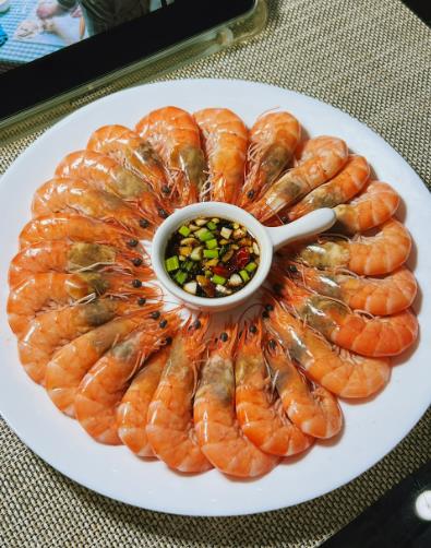 The recipe for white boiled shrimp