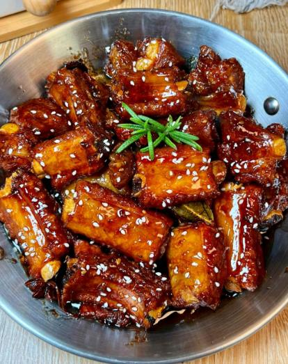 The recipe for sweet and sour pork ribs