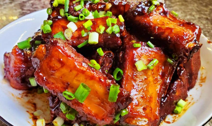 The recipe for braised pork ribs