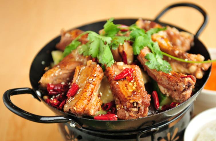 The recipe for dry pot pork ribs