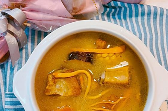 Preparation of Pork Ribs, Papaya, Cordyceps Flower Soup