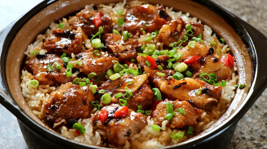 Practice of Little pan rice with ribs in soy sauce