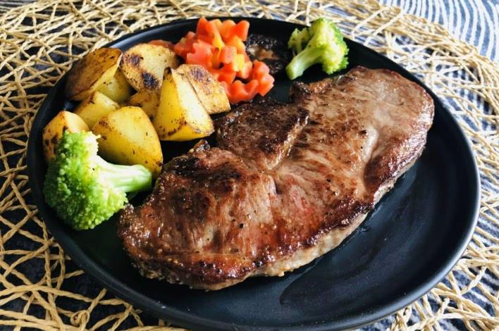 The recipe for French black pepper steak