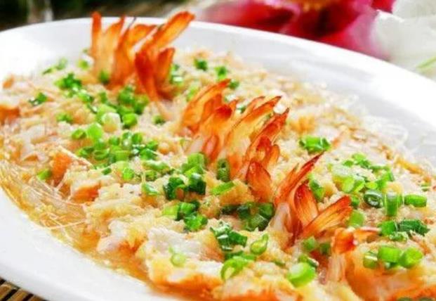 The method of steaming shrimp with garlic vermicelli