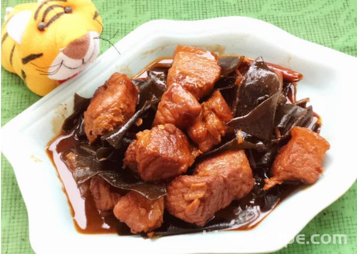 Practice of Braised pork belly with Kelp