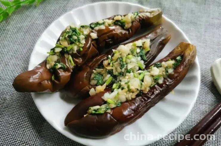 The recipe for garlic and eggplant