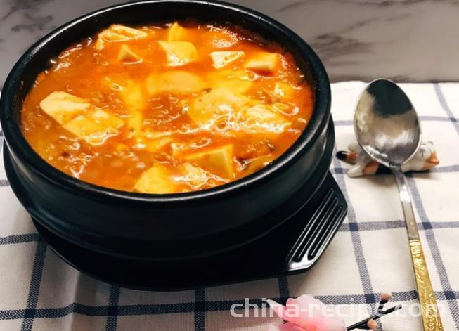 The recipe for Korean kimchi and tofu soup